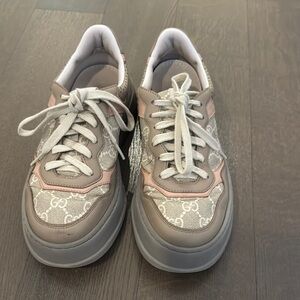 Gucci Women's Gray and Pink Sneakers, Size 37.5